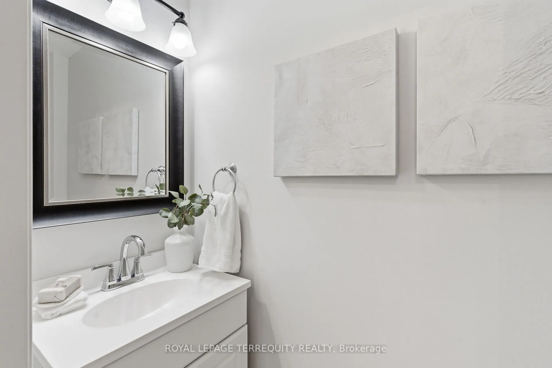 Photo 5 of 67 Merchants Avenue, Whitby, Williamsburg — HOMEH