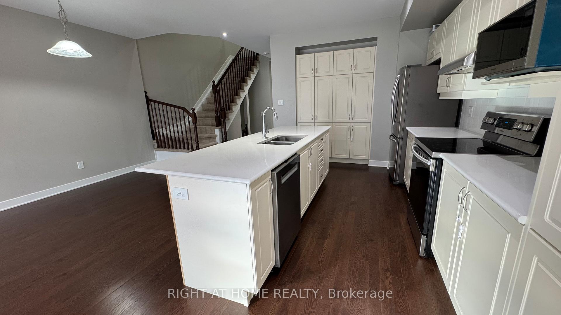Photo 7 of 771 Twist Way, Ottawa, Kanata - Emerald Meadows/Trailwest — HOMEH