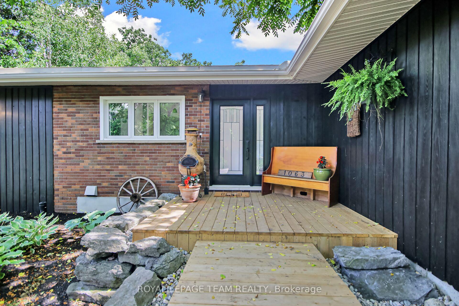 Photo 3 of 1063 Island View Drive, Ottawa, Manotick South to Roger Stevens — HOMEH