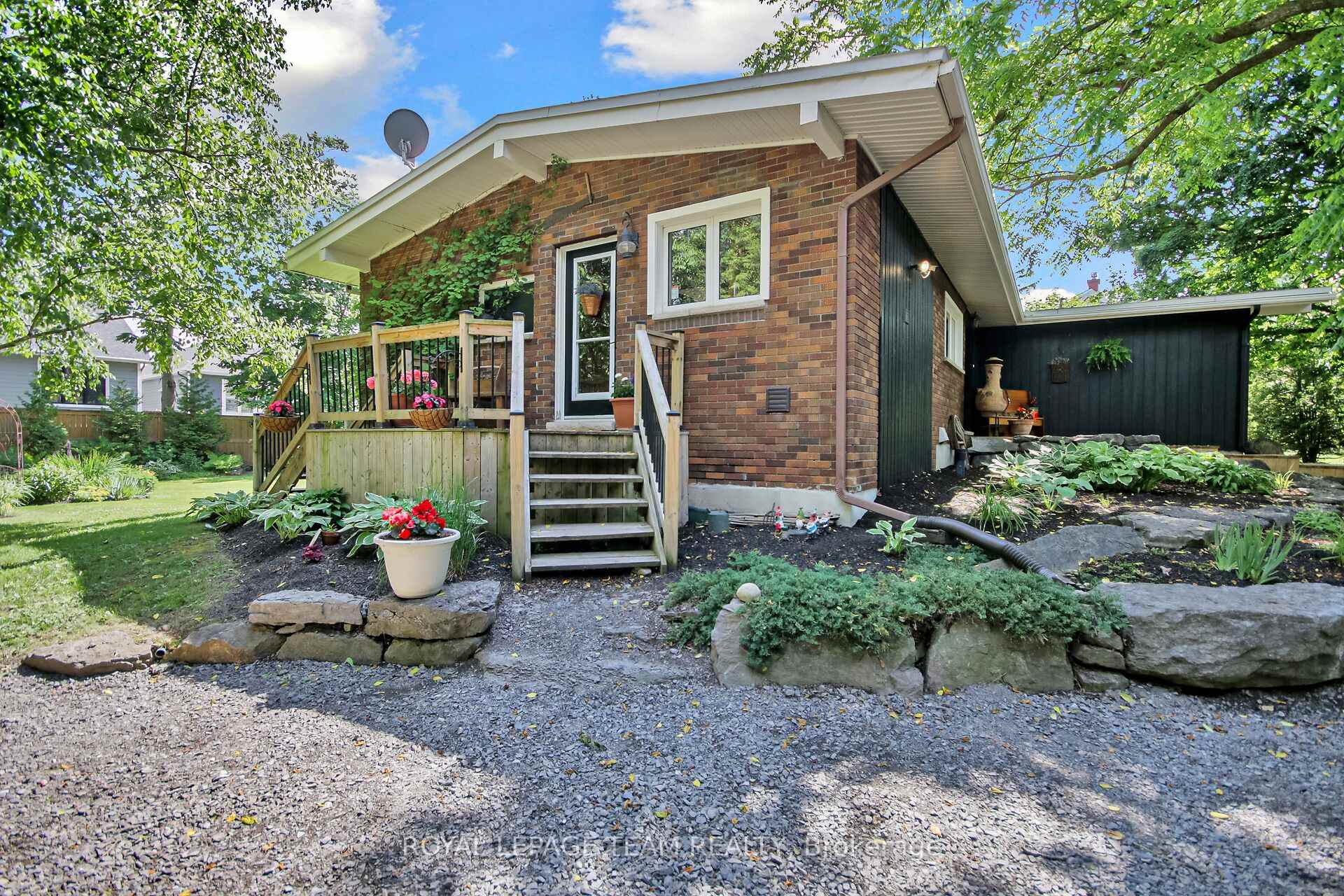 Photo 24 of 1063 Island View Drive, Ottawa, Manotick South to Roger Stevens — HOMEH