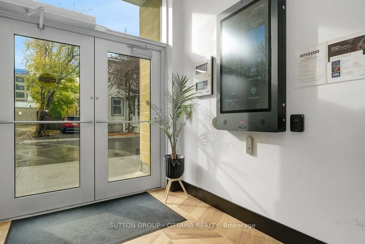 Photo 6 of Unit 401, 399 Winston Avenue, Ottawa, Westboro West — HOMEH
