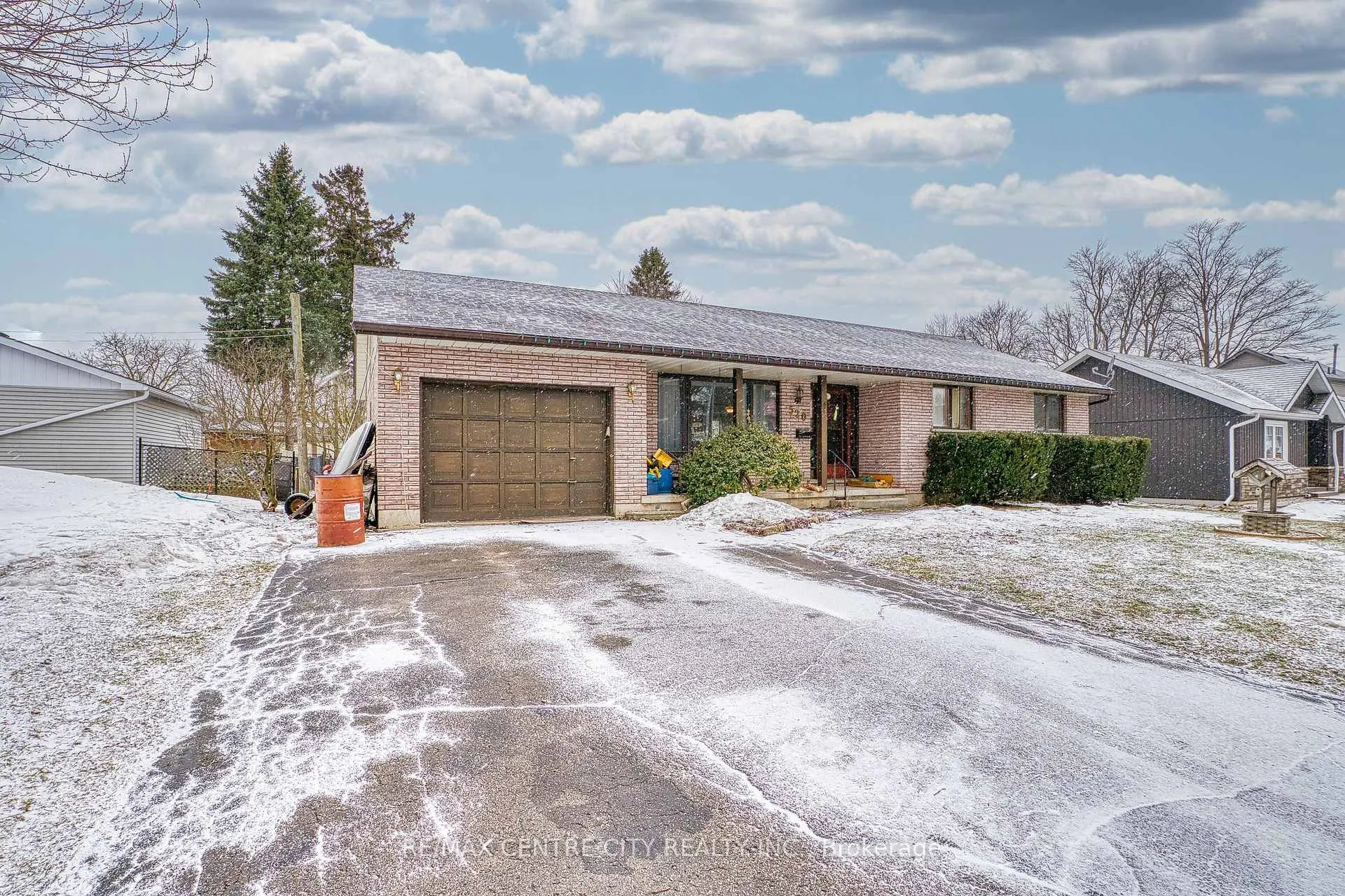 Photo 5 of 520 Victoria Street, Minto — HOMEH