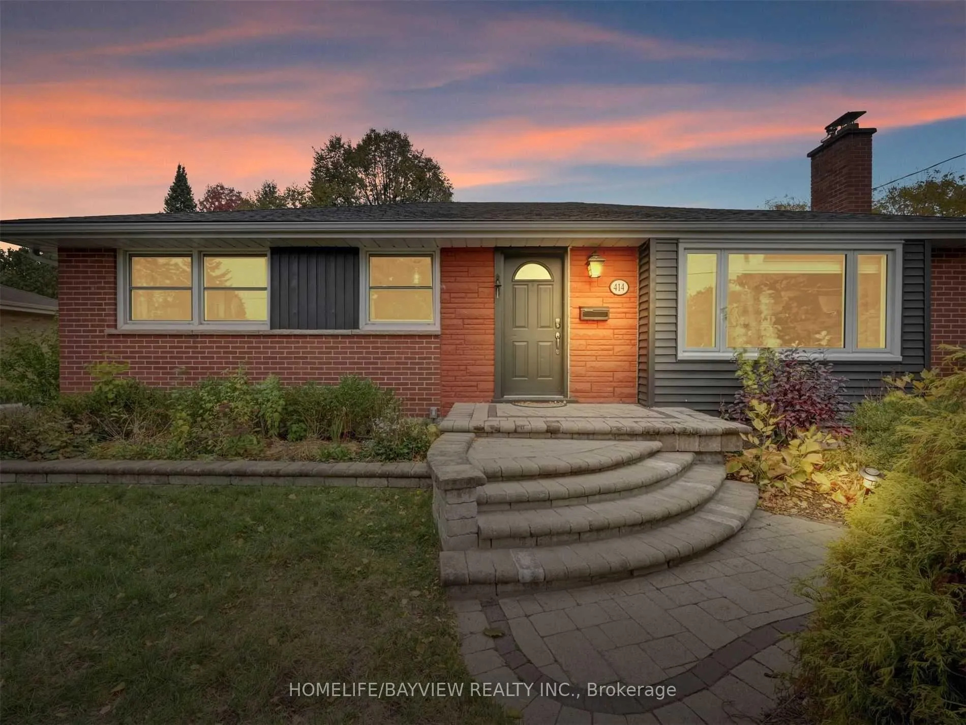 Photo 3 of 414 Dorchester Crescent, Burlington, LaSalle — HOMEH