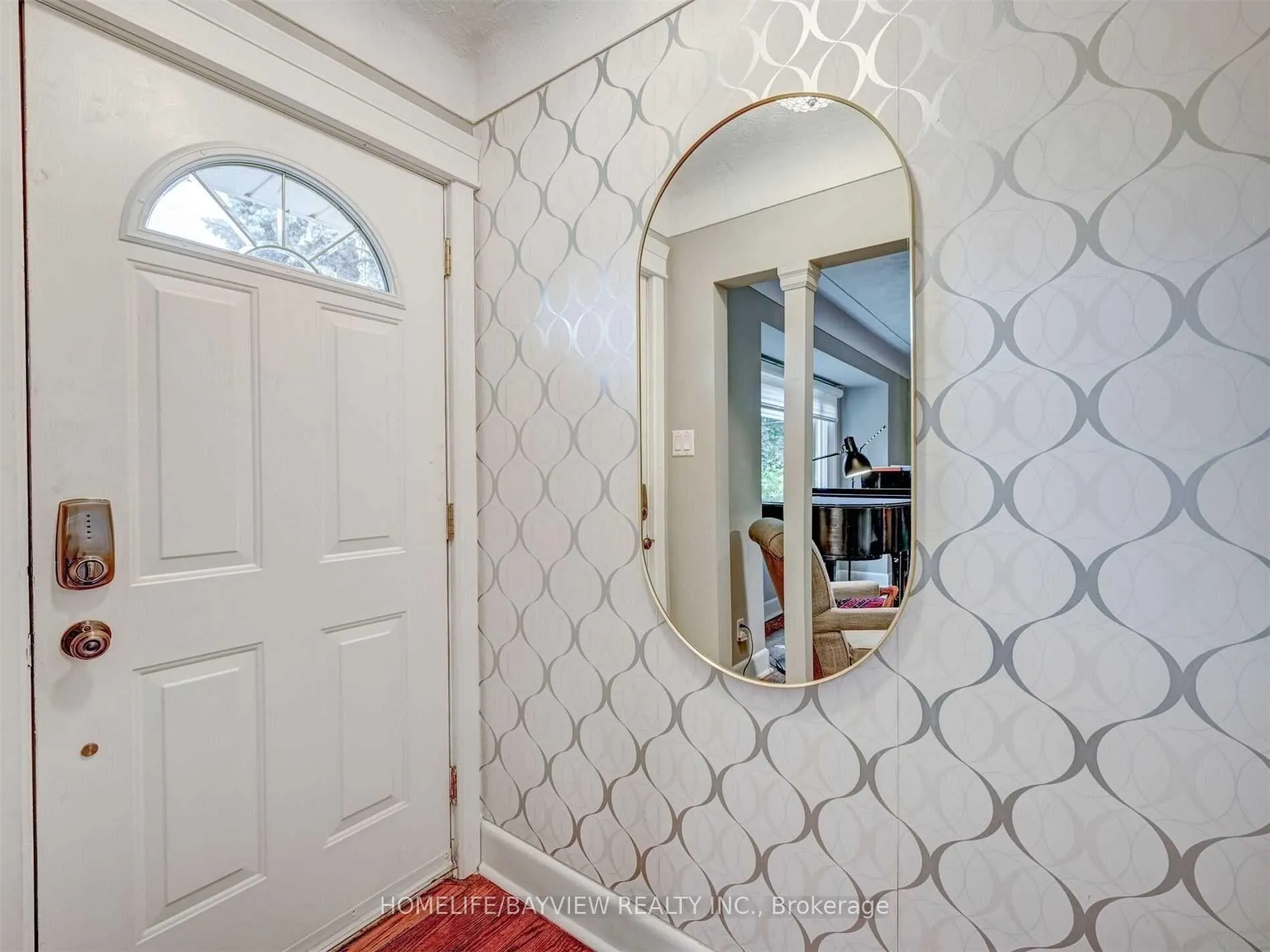Photo 4 of 414 Dorchester Crescent, Burlington, LaSalle — HOMEH