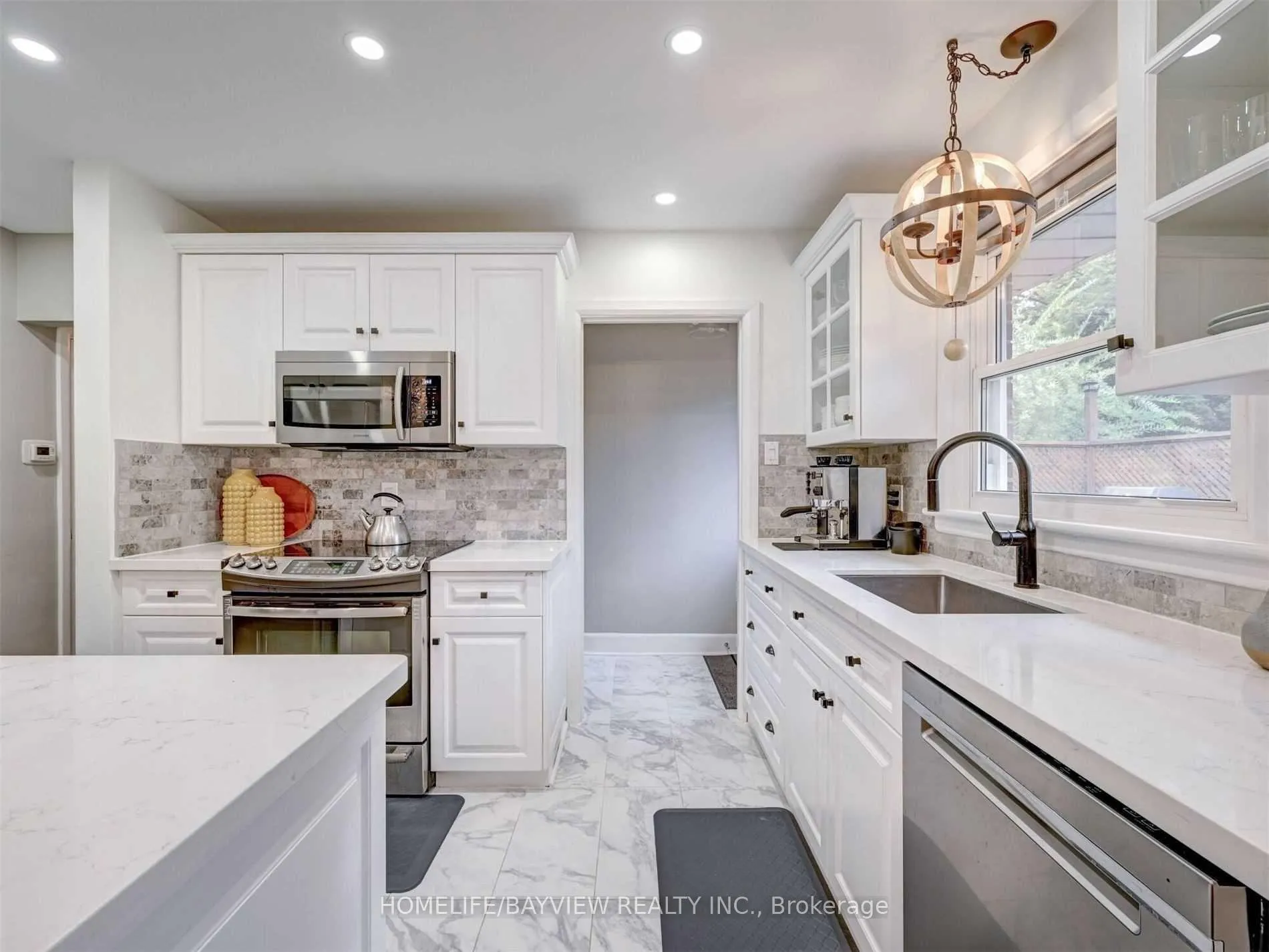 Photo 14 of 414 Dorchester Crescent, Burlington, LaSalle — HOMEH