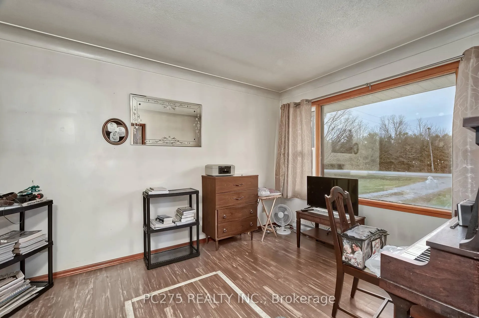 Photo 6 of 6256 Egremont Road, Warwick, Watford — HOMEH