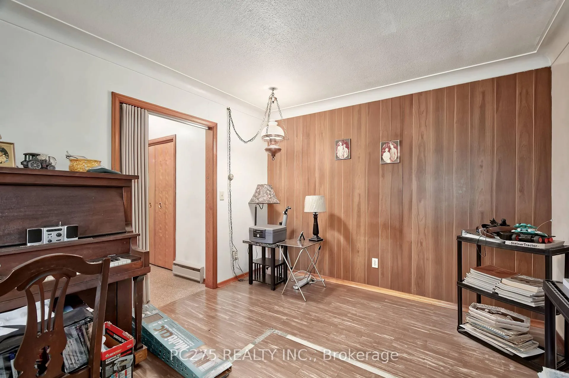 Photo 7 of 6256 Egremont Road, Warwick, Watford — HOMEH