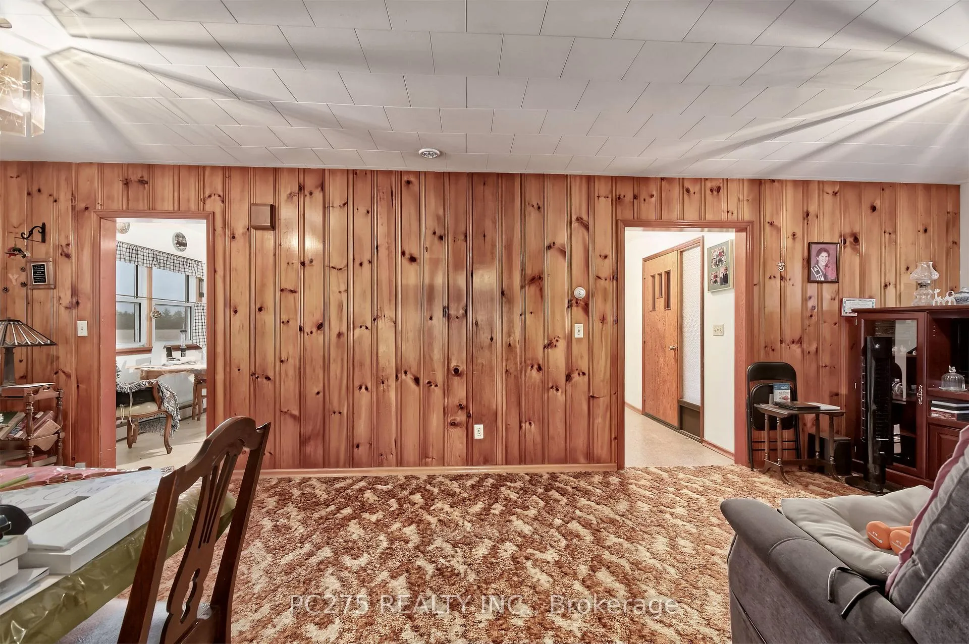 Photo 10 of 6256 Egremont Road, Warwick, Watford — HOMEH