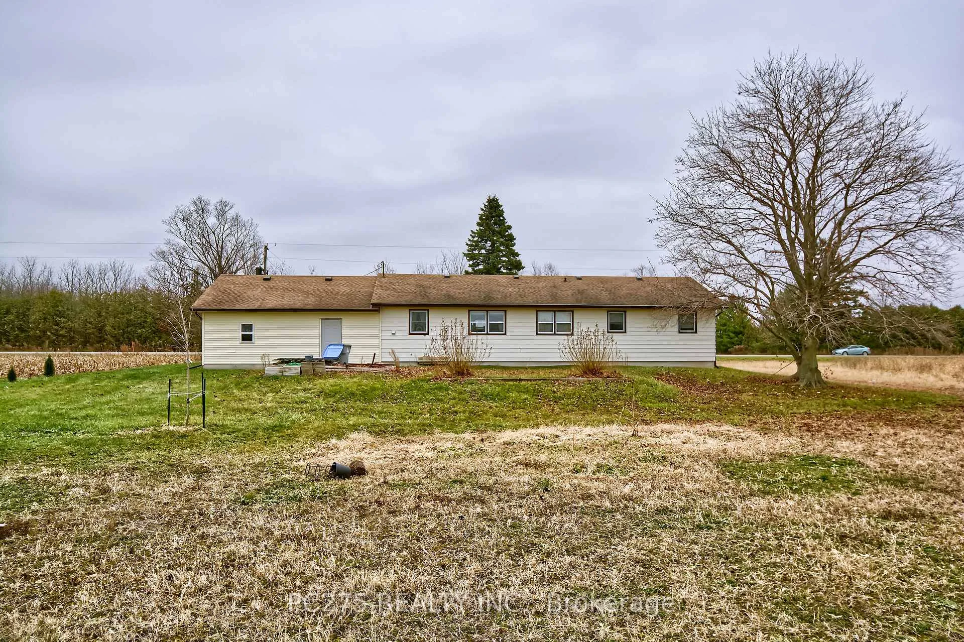 Photo 25 of 6256 Egremont Road, Warwick, Watford — HOMEH
