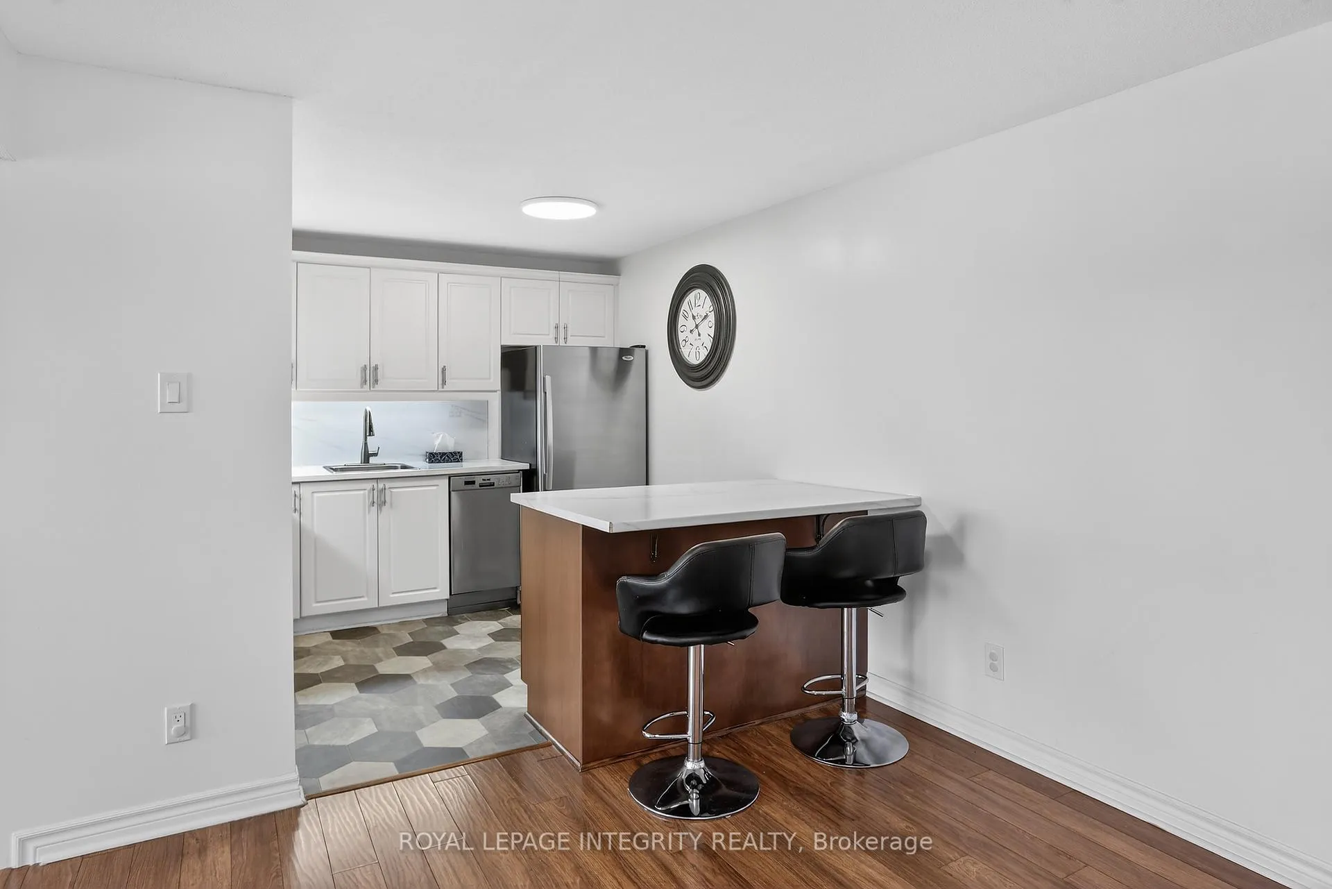 Photo 8 of Unit 605, 1599 Lassiter Terrace, Ottawa, Beaconwood — HOMEH