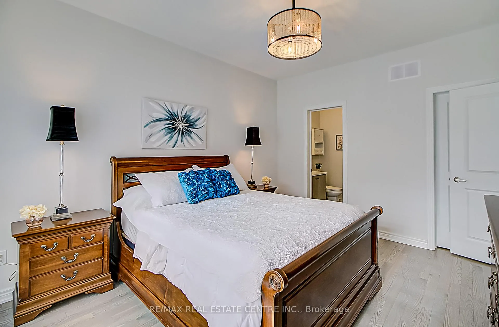 Photo 17 of 4 Clermiston Crescent, Brampton, Sandringham-Wellington — HOMEH