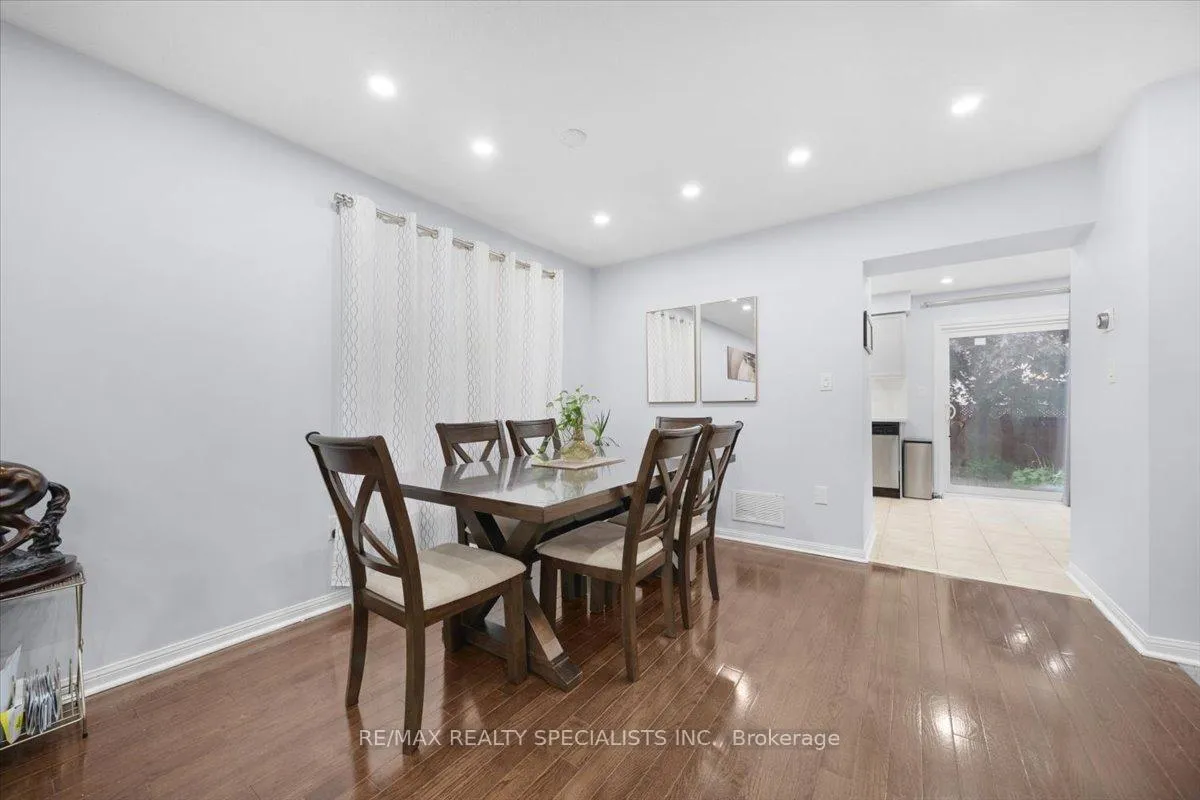 Photo 7 of 28 Redcastle Street, Brampton, Fletcher's Meadow — HOMEH