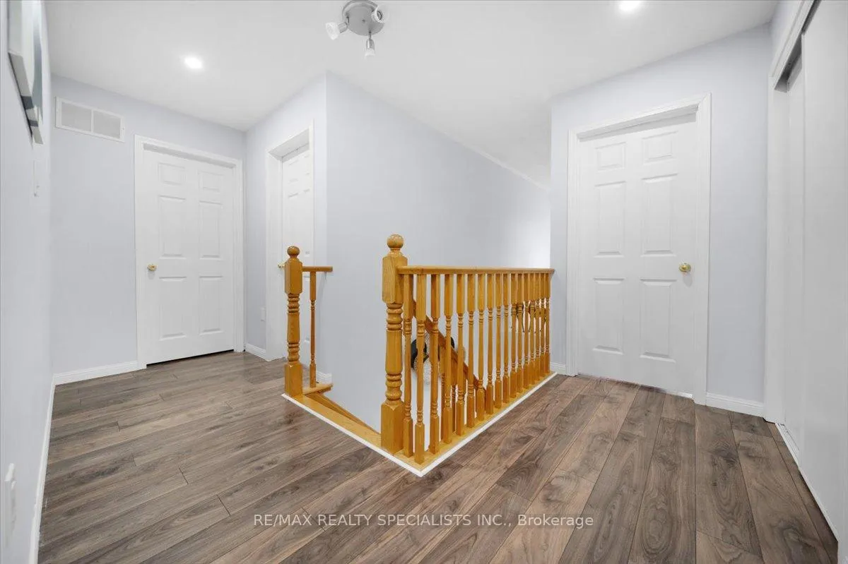Photo 17 of 28 Redcastle Street, Brampton, Fletcher's Meadow — HOMEH