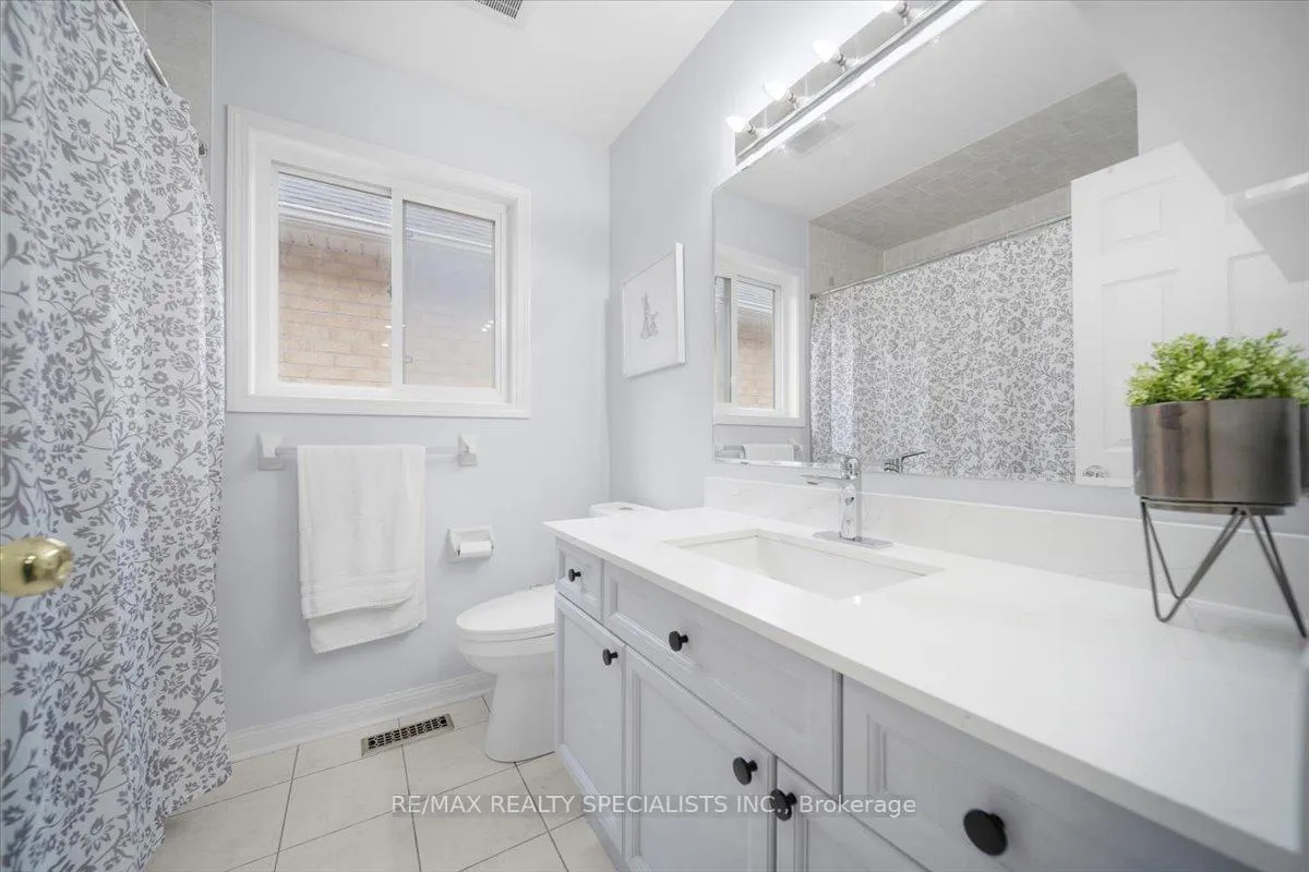Photo 20 of 28 Redcastle Street, Brampton, Fletcher's Meadow — HOMEH