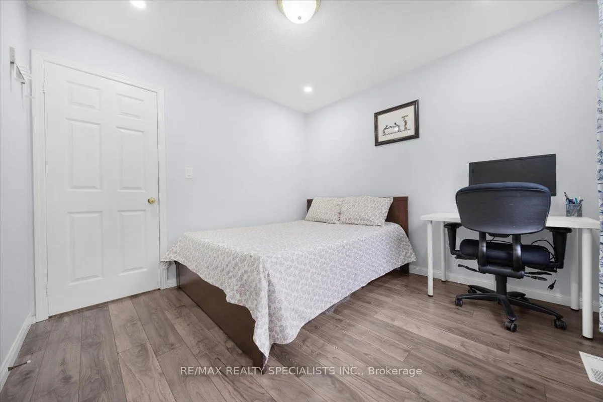 Photo 22 of 28 Redcastle Street, Brampton, Fletcher's Meadow — HOMEH