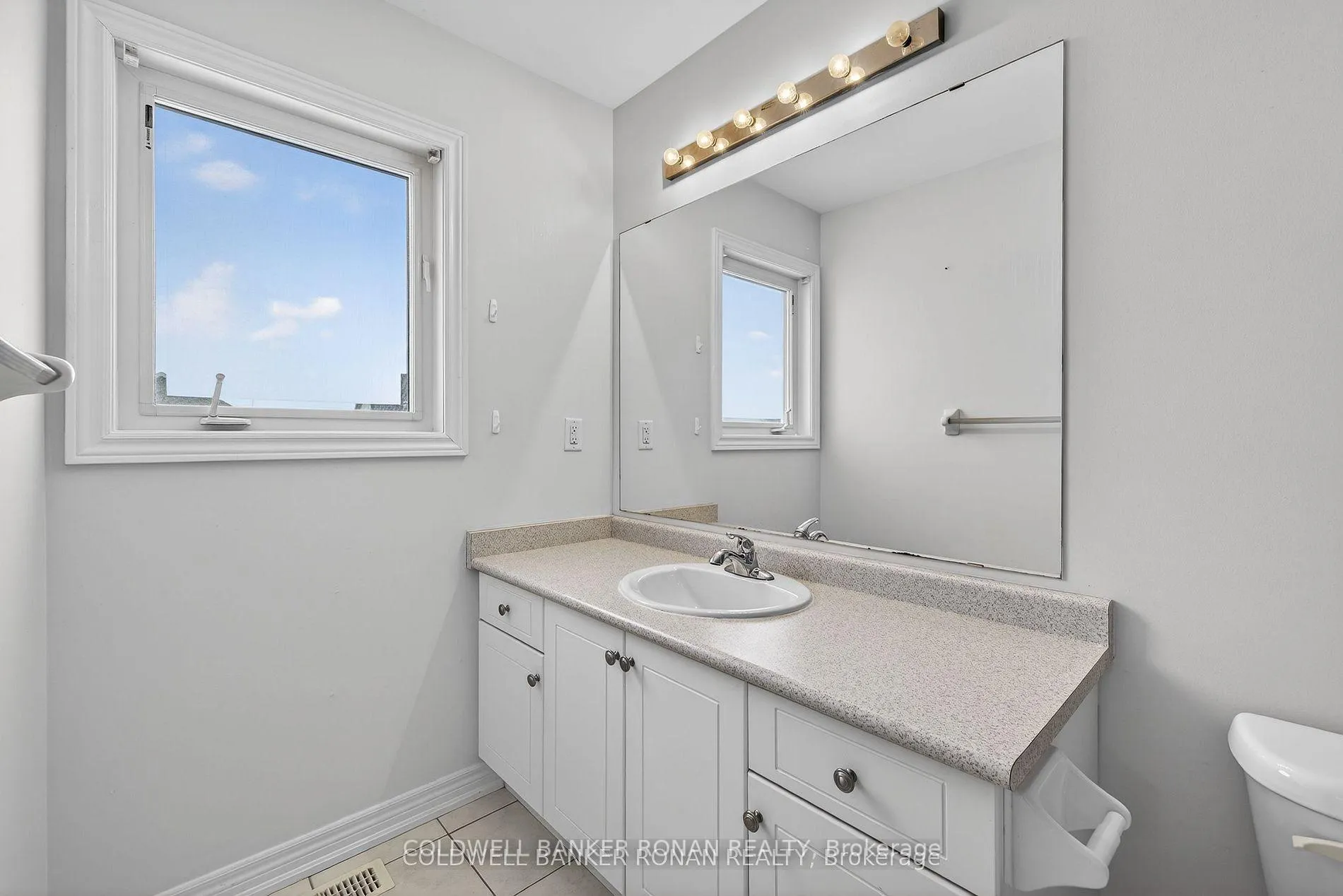 Photo 22 of 83 Swenson Street, New Tecumseth, Alliston — HOMEH