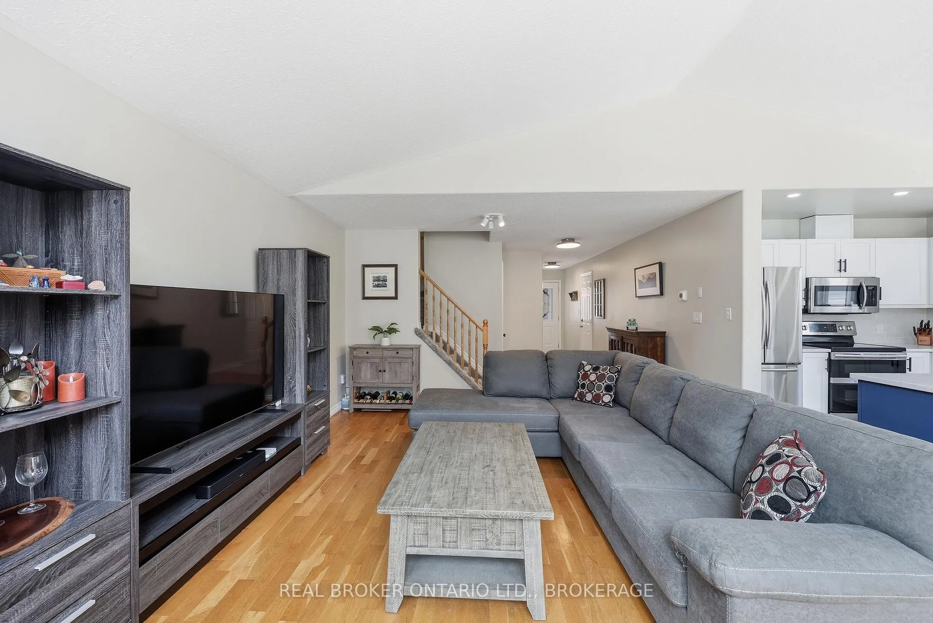 Photo 12 of 85 Schooner Drive, Kingston, Kingston East (Incl Barret Crt) — HOMEH