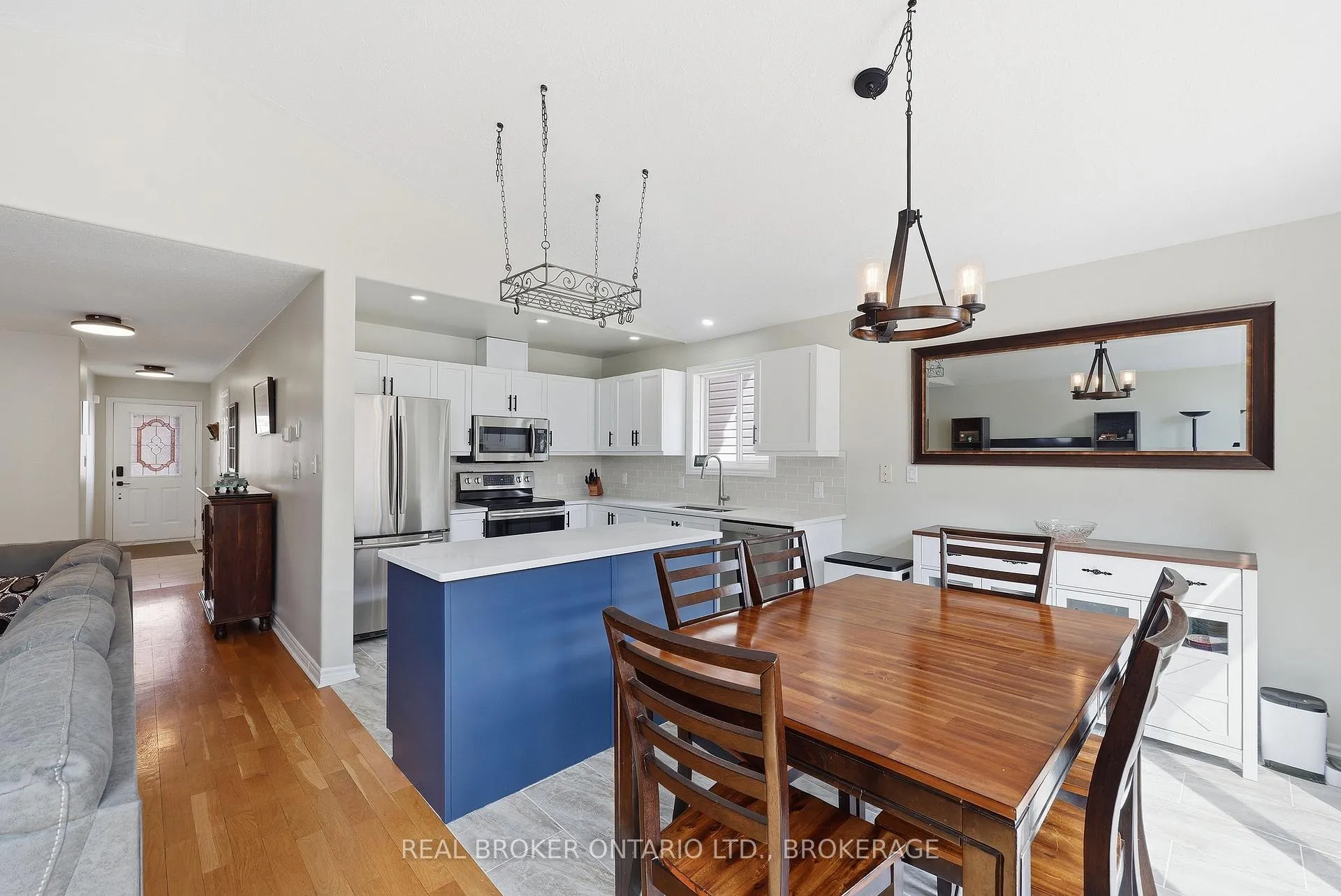Photo 13 of 85 Schooner Drive, Kingston, Kingston East (Incl Barret Crt) — HOMEH