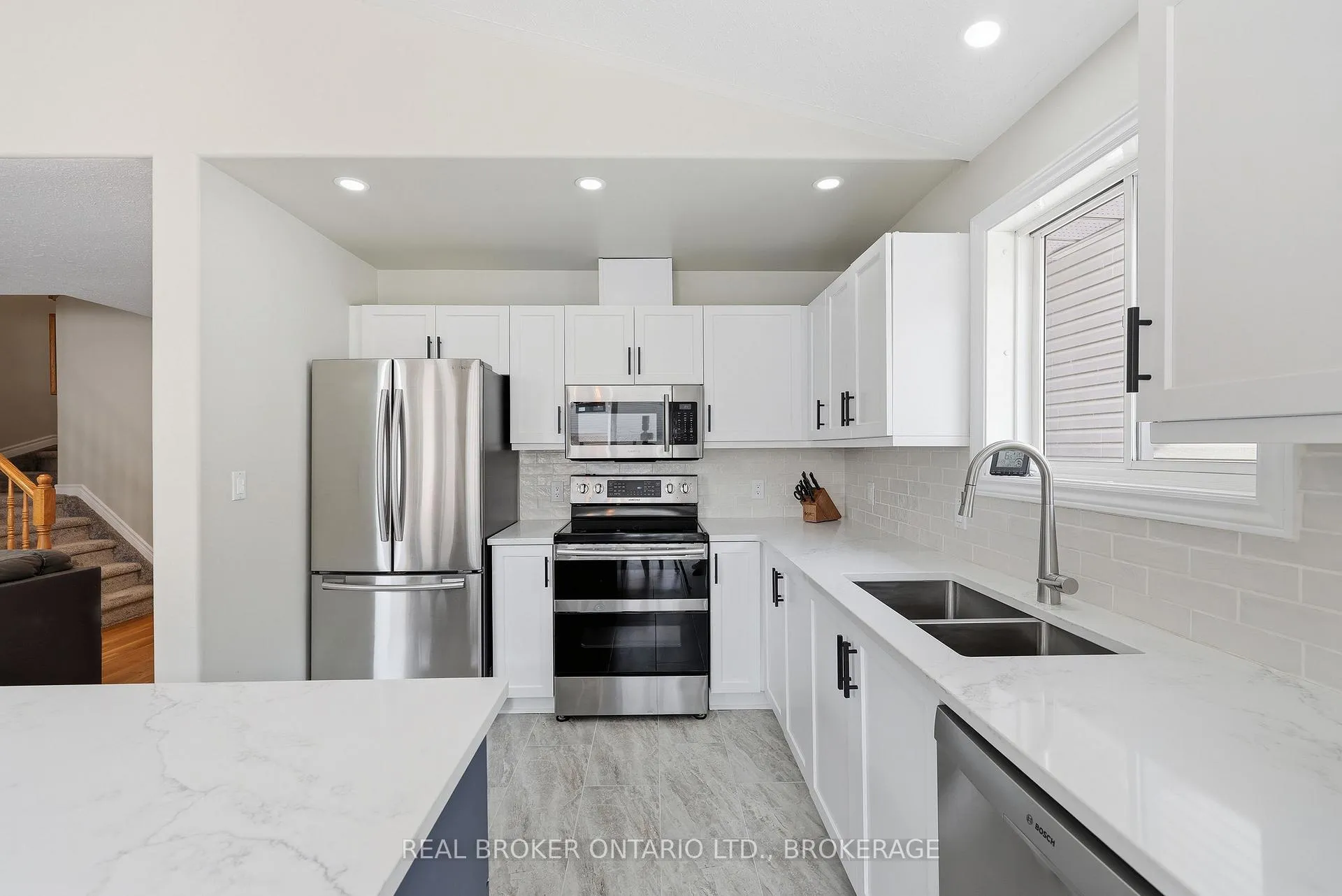 Photo 16 of 85 Schooner Drive, Kingston, Kingston East (Incl Barret Crt) — HOMEH