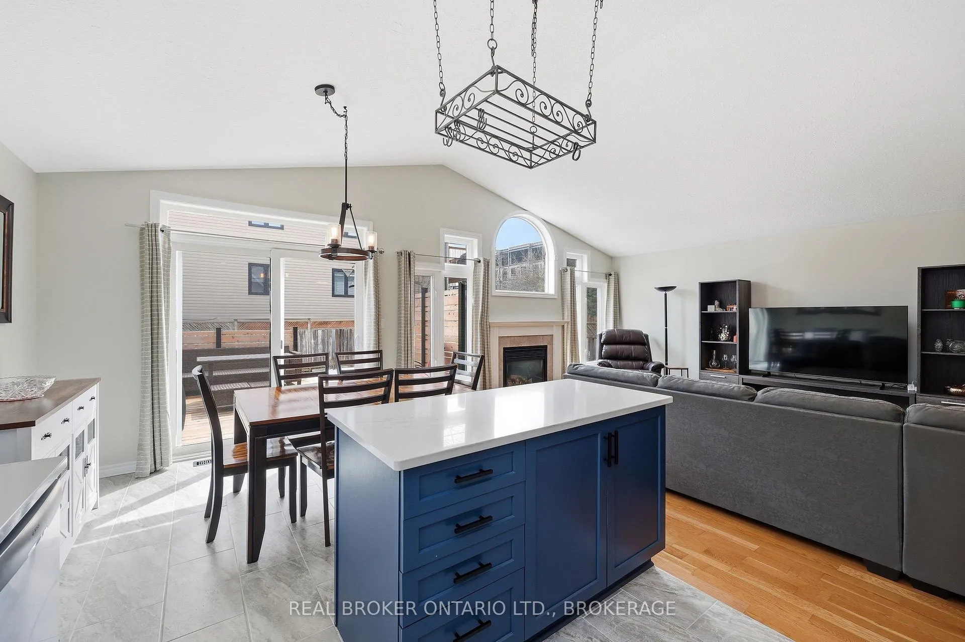Photo 18 of 85 Schooner Drive, Kingston, Kingston East (Incl Barret Crt) — HOMEH