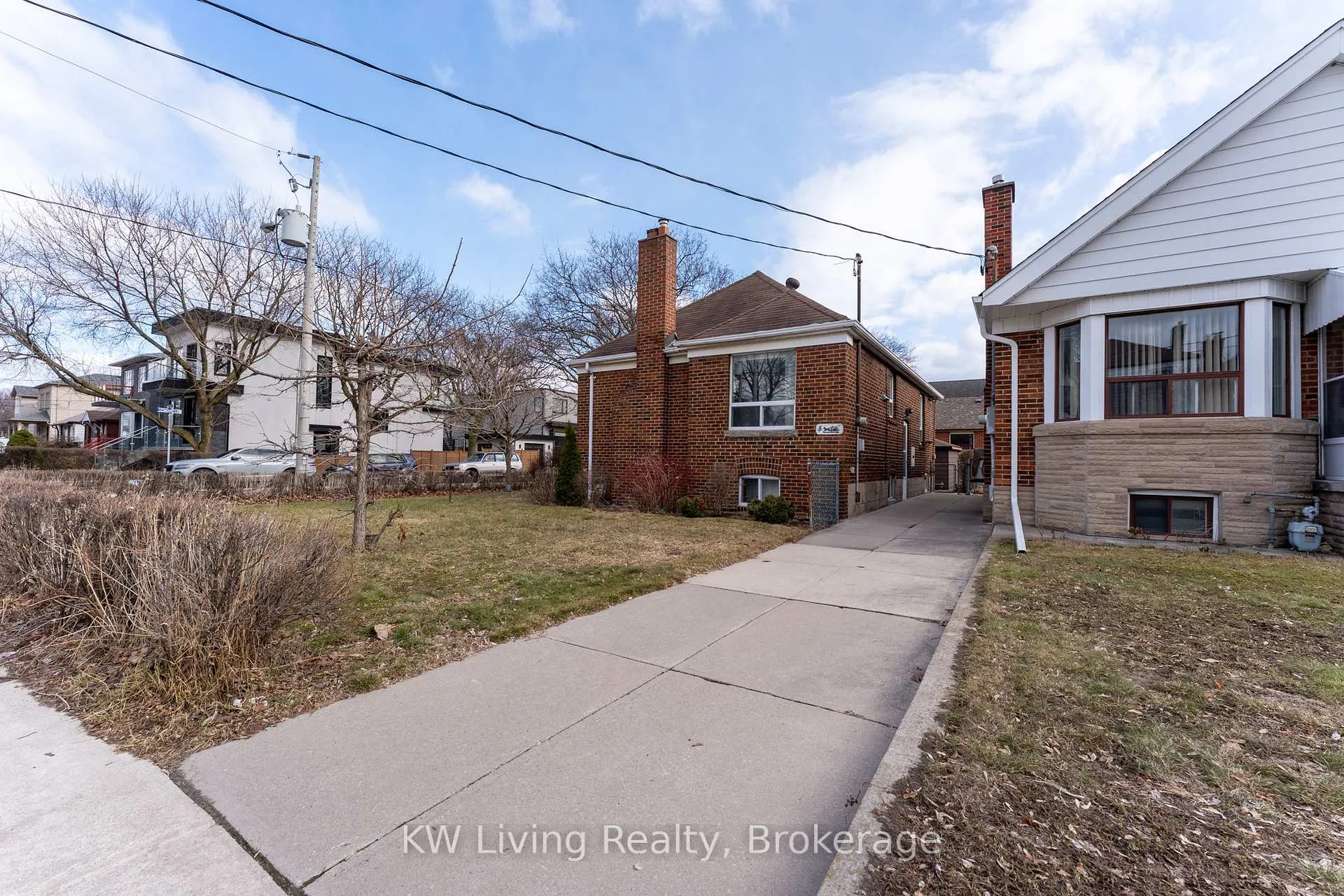 Photo 4 of 5 Plains Road, Toronto, East York — HOMEH