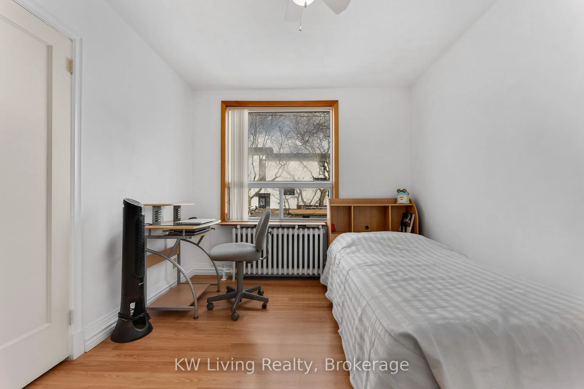 Photo 9 of 5 Plains Road, Toronto, East York — HOMEH