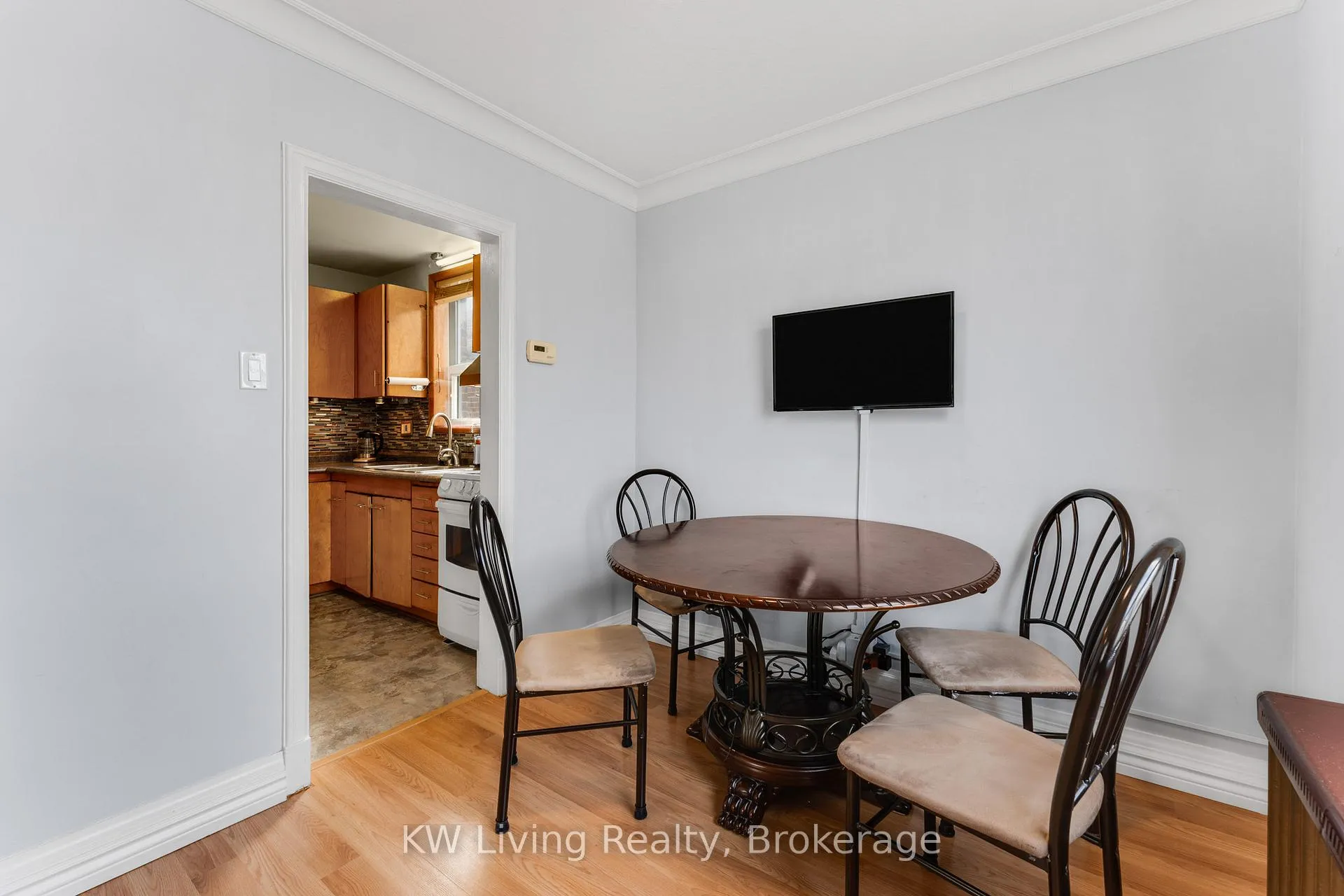 Photo 20 of 5 Plains Road, Toronto, East York — HOMEH