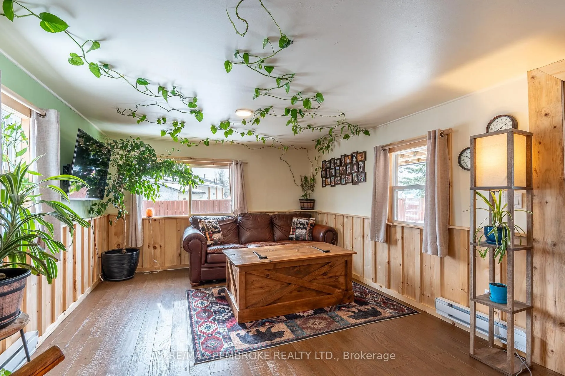 Photo 9 of 23 Pinehurst Estates, Petawawa — HOMEH