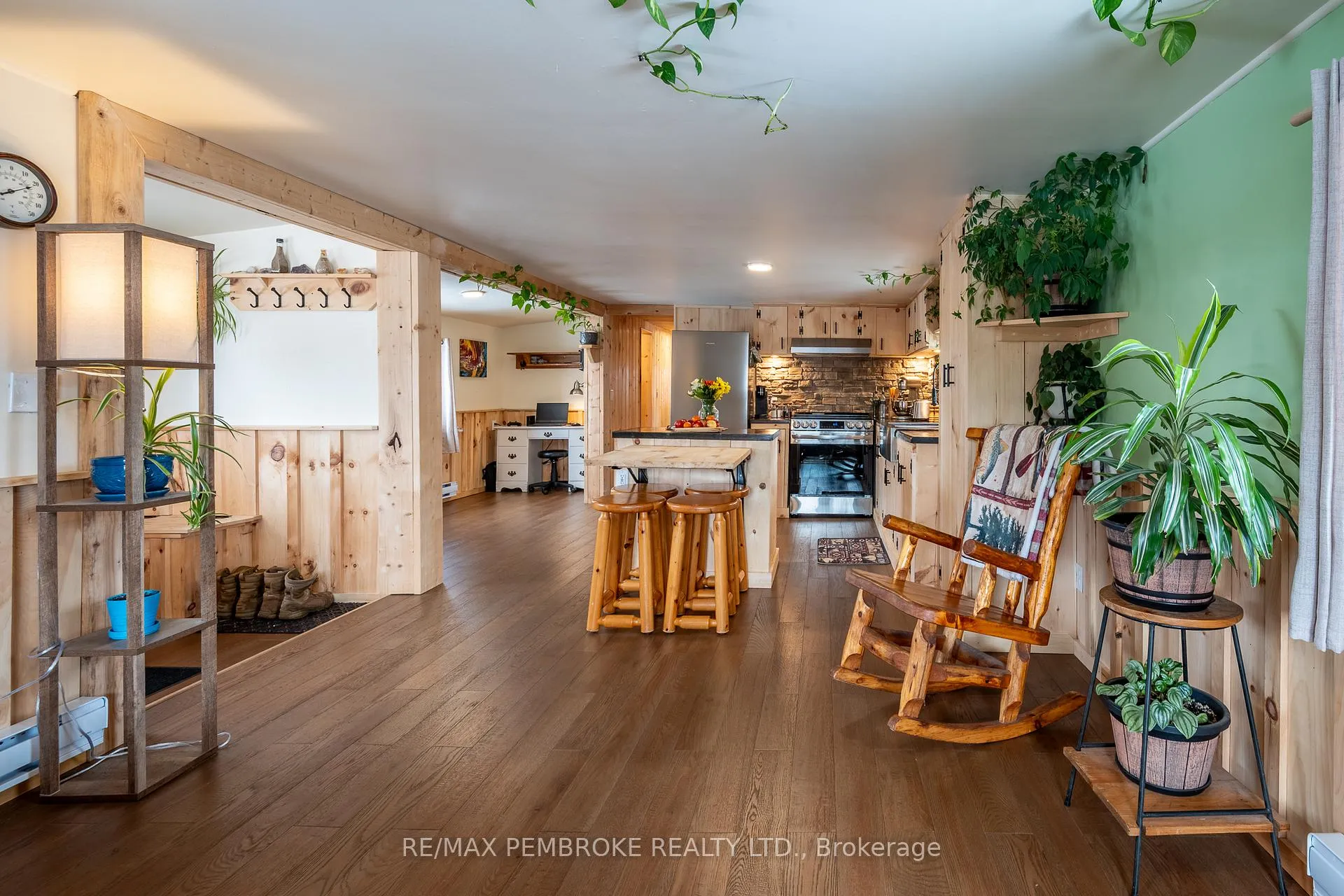 Photo 11 of 23 Pinehurst Estates, Petawawa — HOMEH
