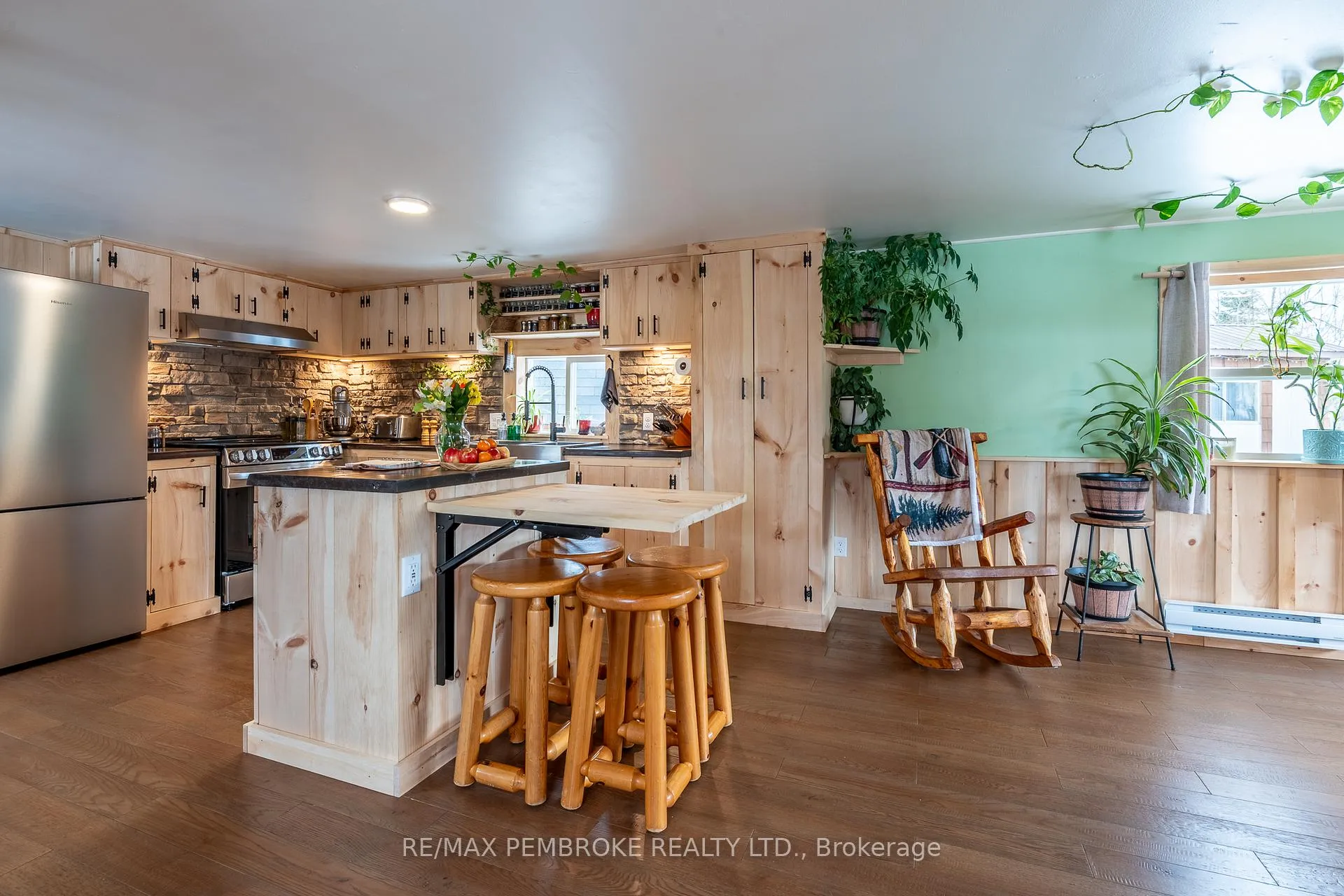 Photo 12 of 23 Pinehurst Estates, Petawawa — HOMEH