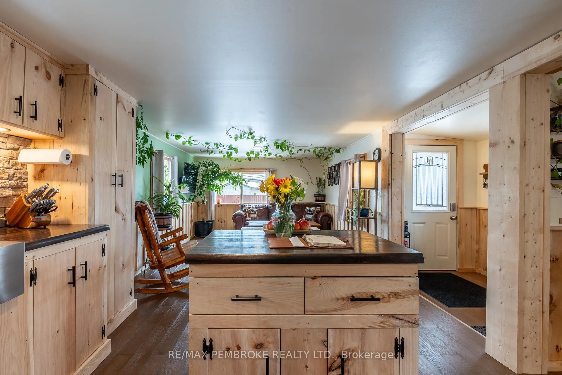 Photo 14 of 23 Pinehurst Estates, Petawawa — HOMEH