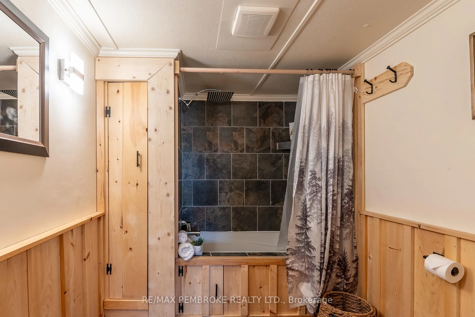 Photo 23 of 23 Pinehurst Estates, Petawawa — HOMEH