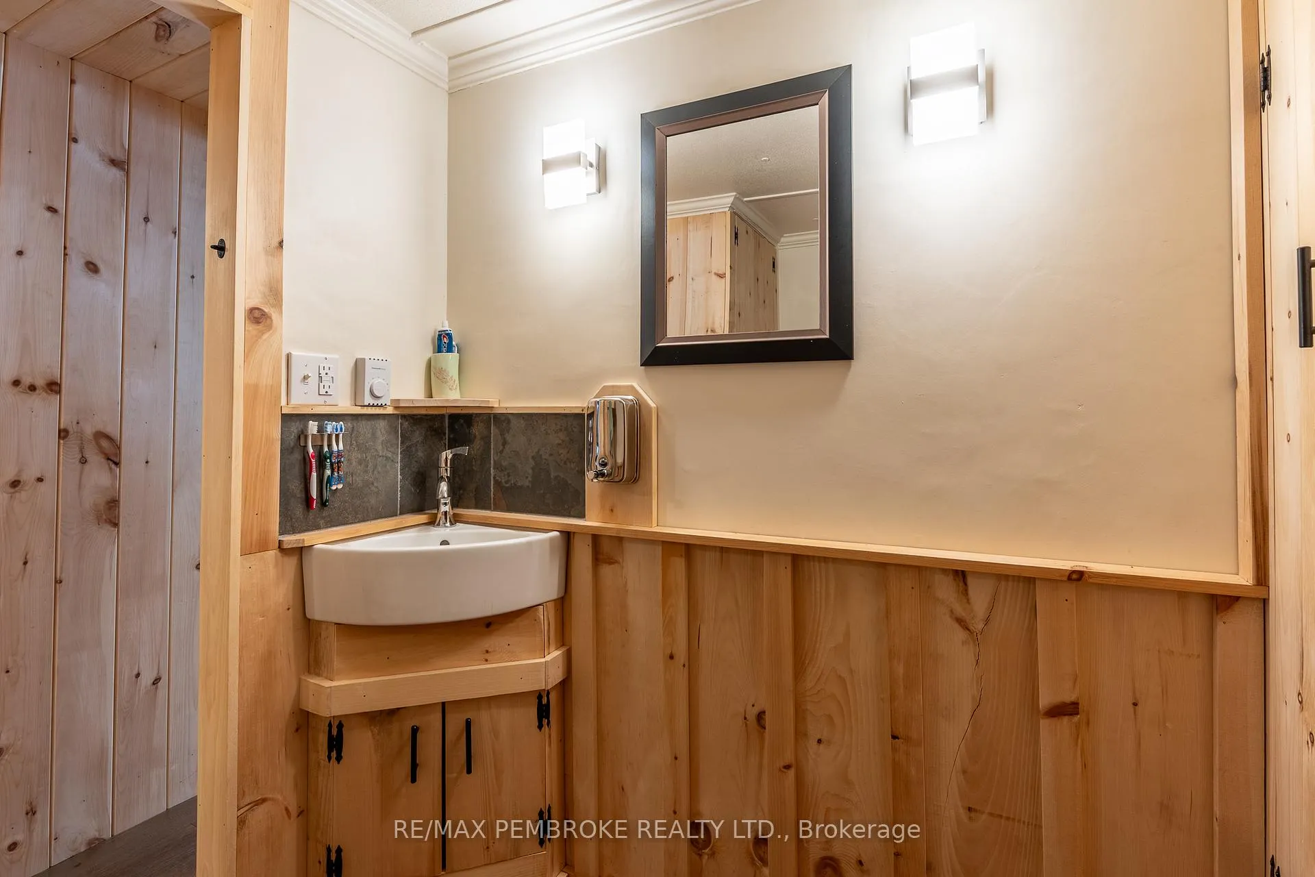 Photo 24 of 23 Pinehurst Estates, Petawawa — HOMEH