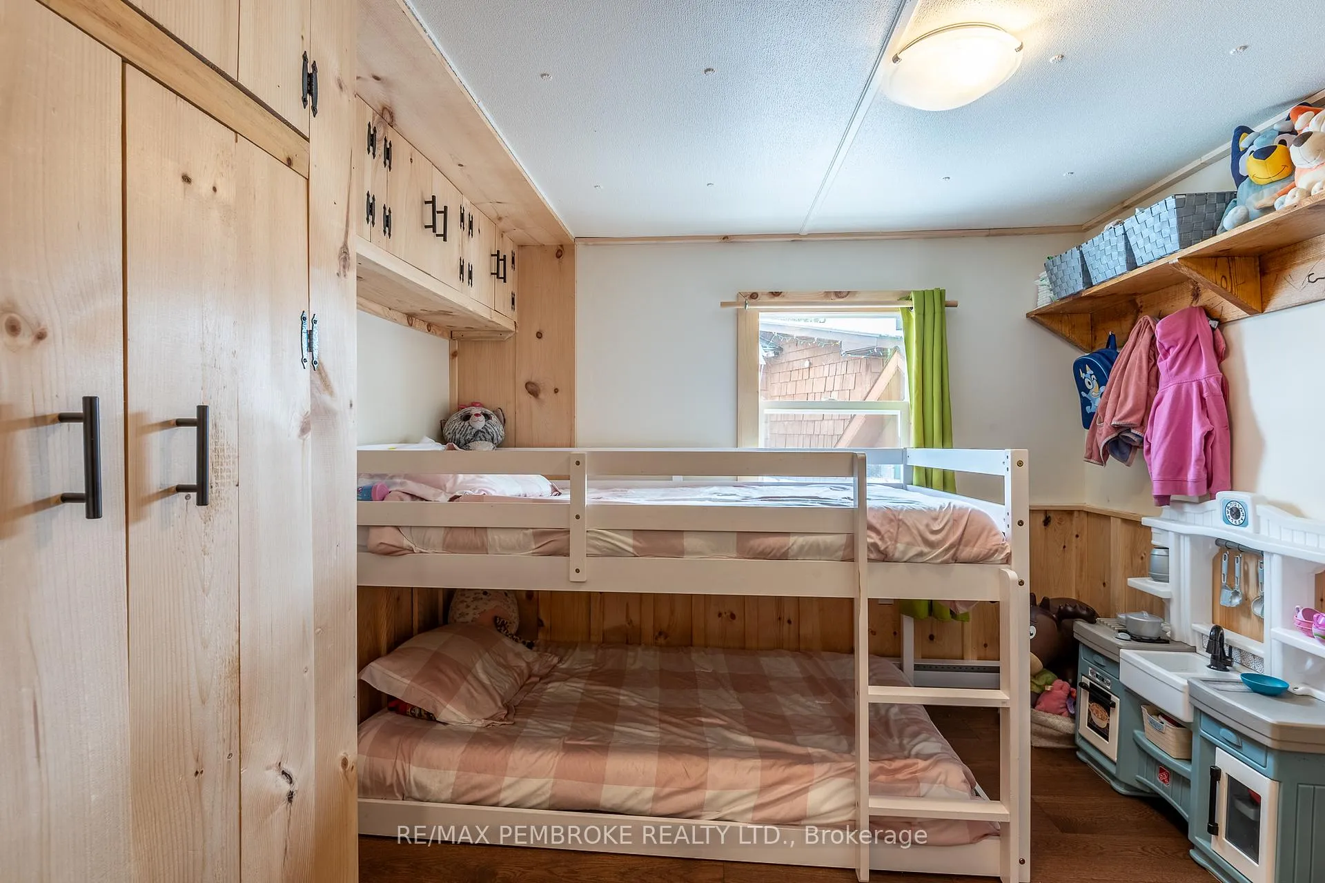 Photo 25 of 23 Pinehurst Estates, Petawawa — HOMEH