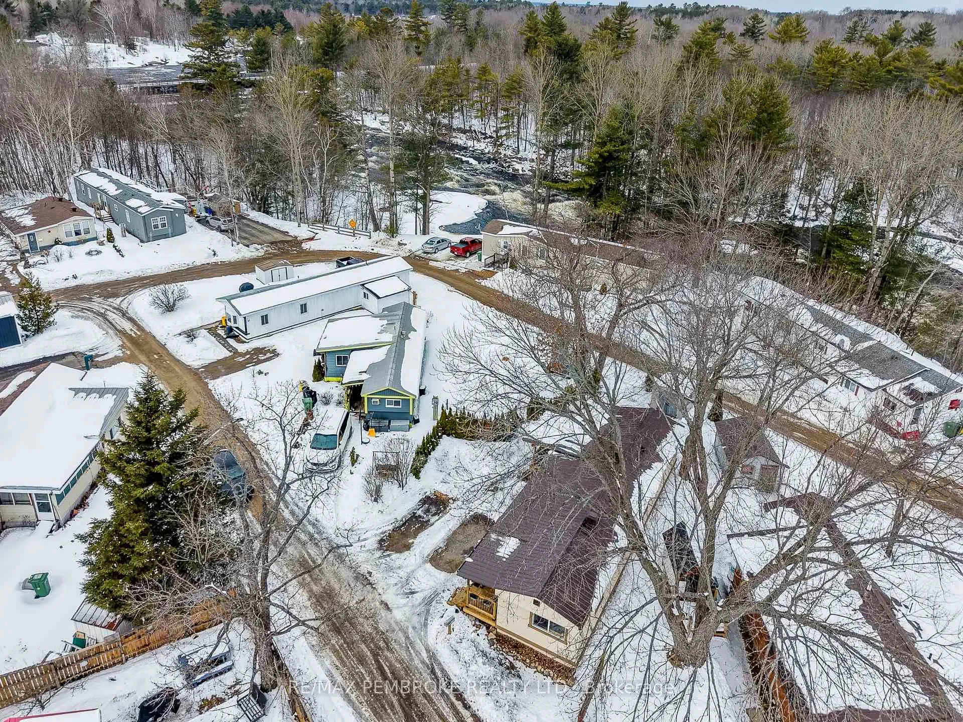 Photo 43 of 23 Pinehurst Estates, Petawawa — HOMEH