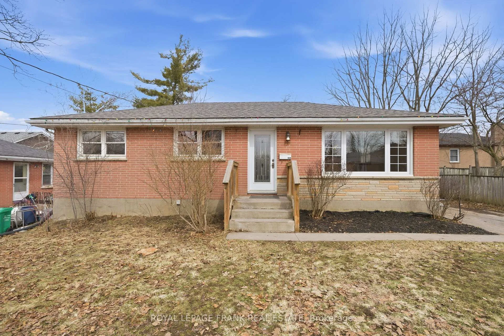 Photo 2 of 808 Aylmer Street N, Peterborough, Northcrest Ward 5 — HOMEH