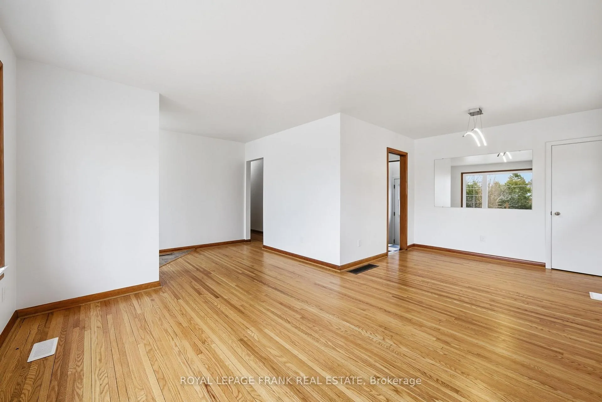 Photo 9 of 808 Aylmer Street N, Peterborough, Northcrest Ward 5 — HOMEH