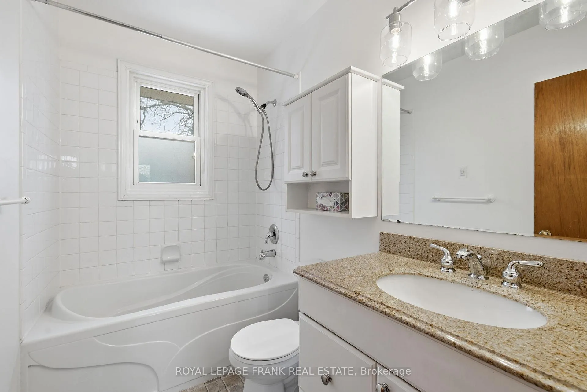 Photo 17 of 808 Aylmer Street N, Peterborough, Northcrest Ward 5 — HOMEH
