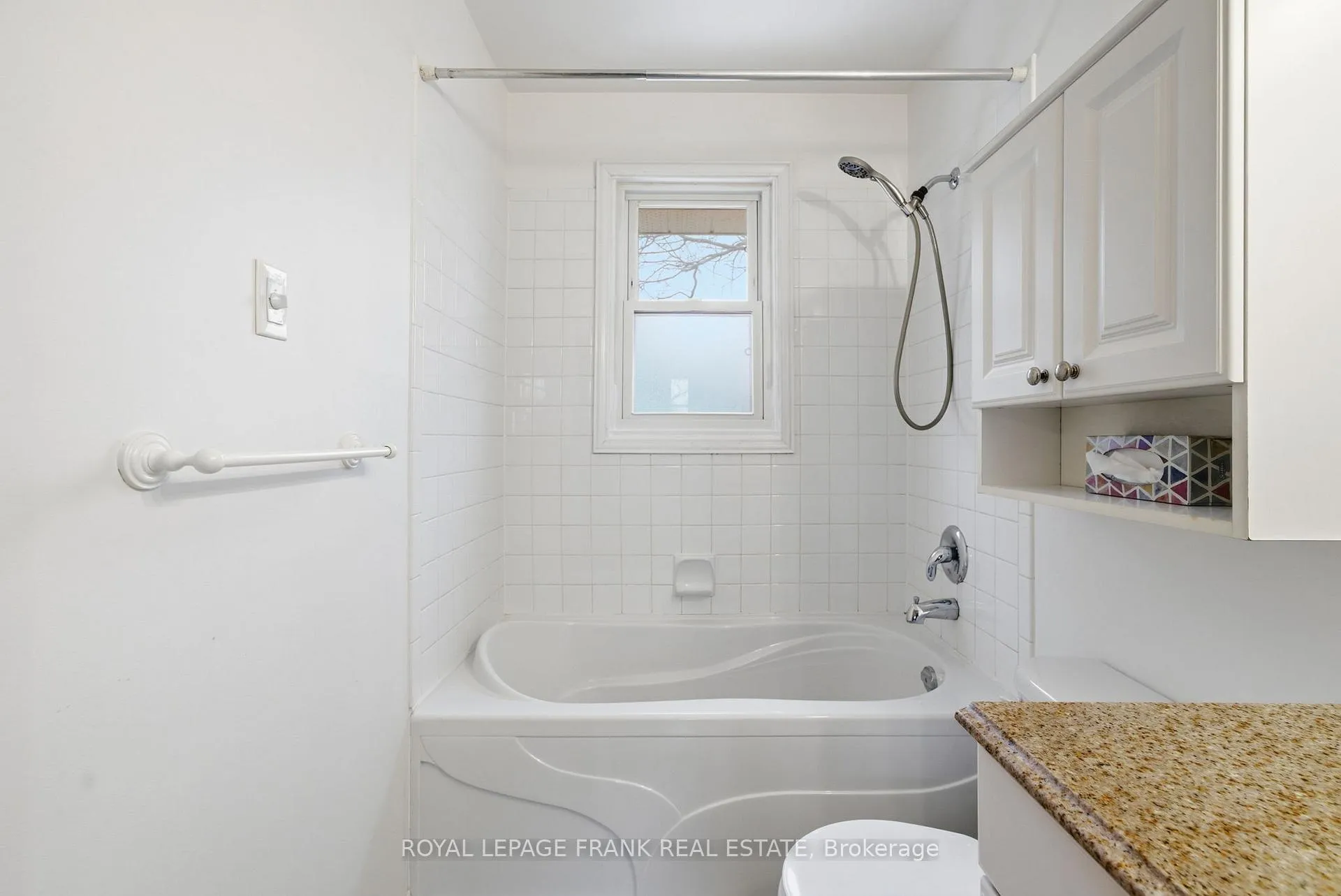 Photo 18 of 808 Aylmer Street N, Peterborough, Northcrest Ward 5 — HOMEH