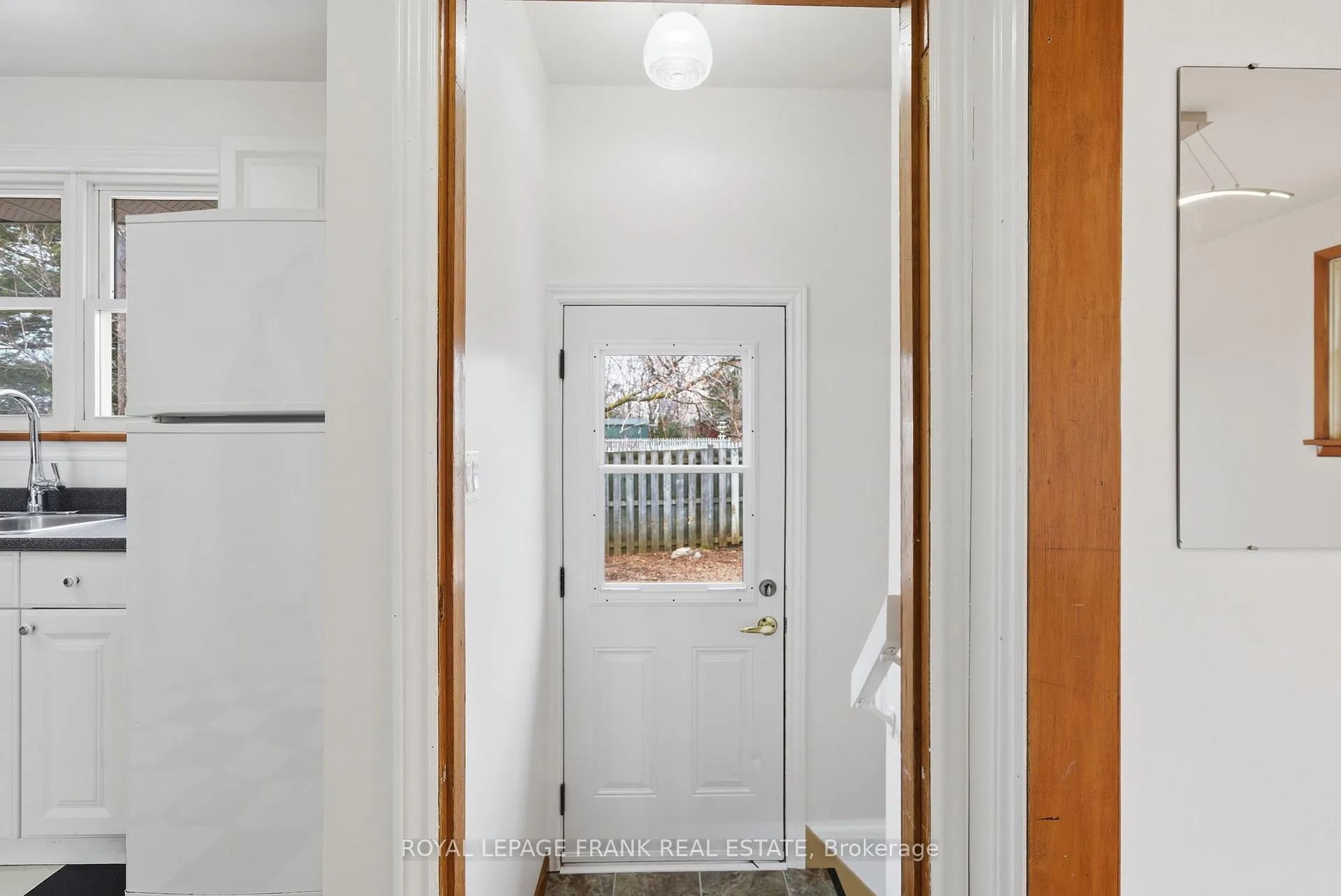 Photo 28 of 808 Aylmer Street N, Peterborough, Northcrest Ward 5 — HOMEH