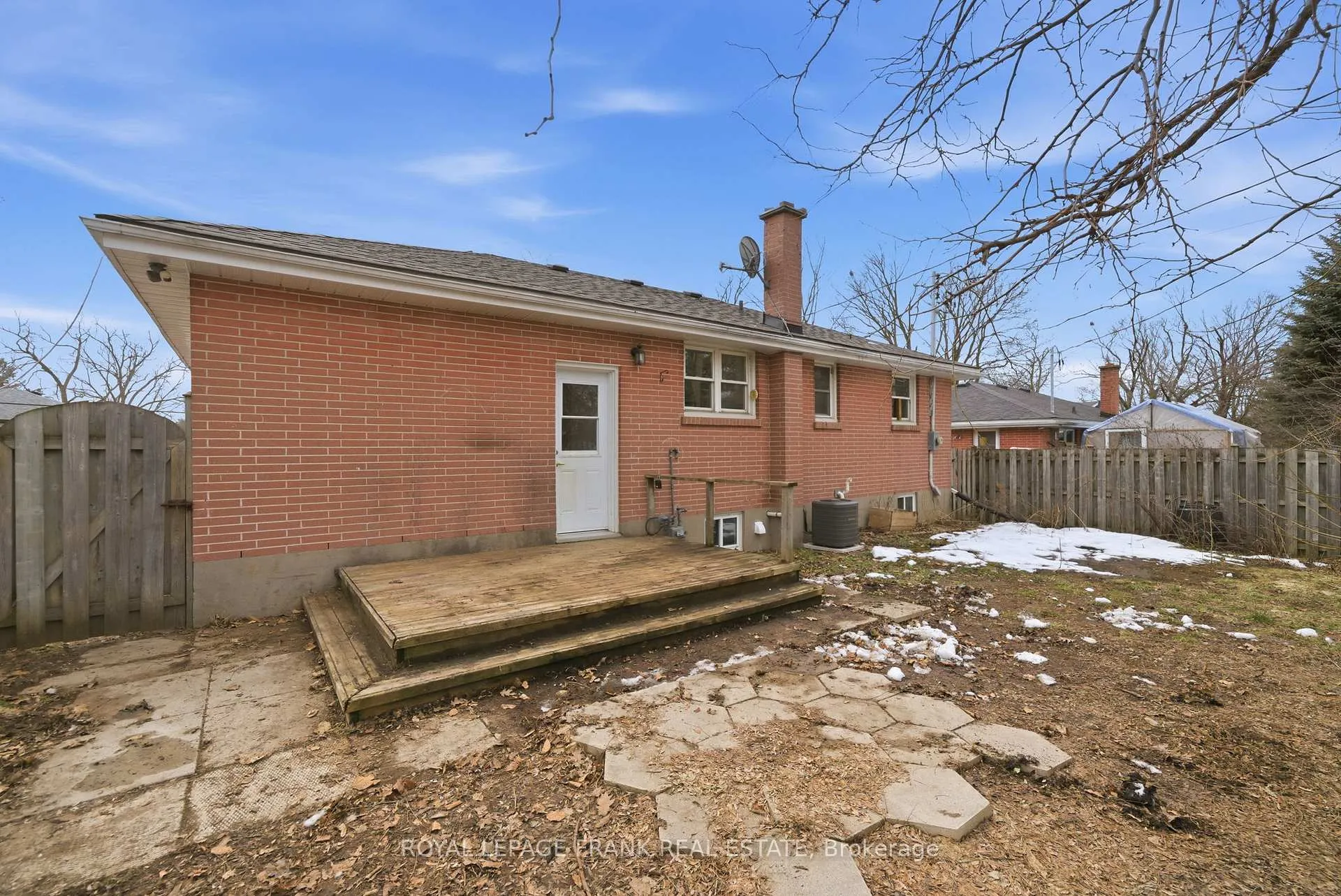 Photo 39 of 808 Aylmer Street N, Peterborough, Northcrest Ward 5 — HOMEH