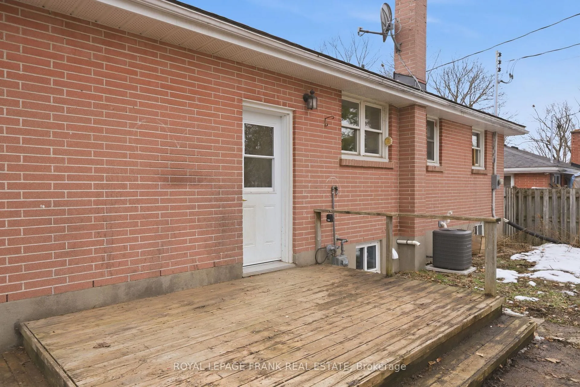 Photo 42 of 808 Aylmer Street N, Peterborough, Northcrest Ward 5 — HOMEH