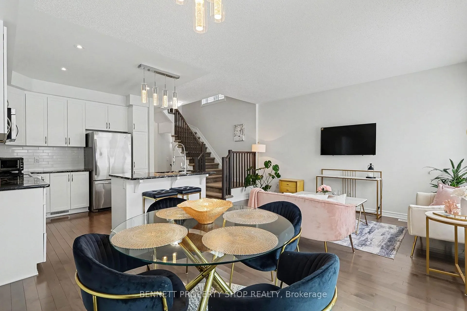 Photo 4 of 992 Bunchberry Way, Ottawa, Blossom Park/Kemp Park/Findlay Creek — HOMEH