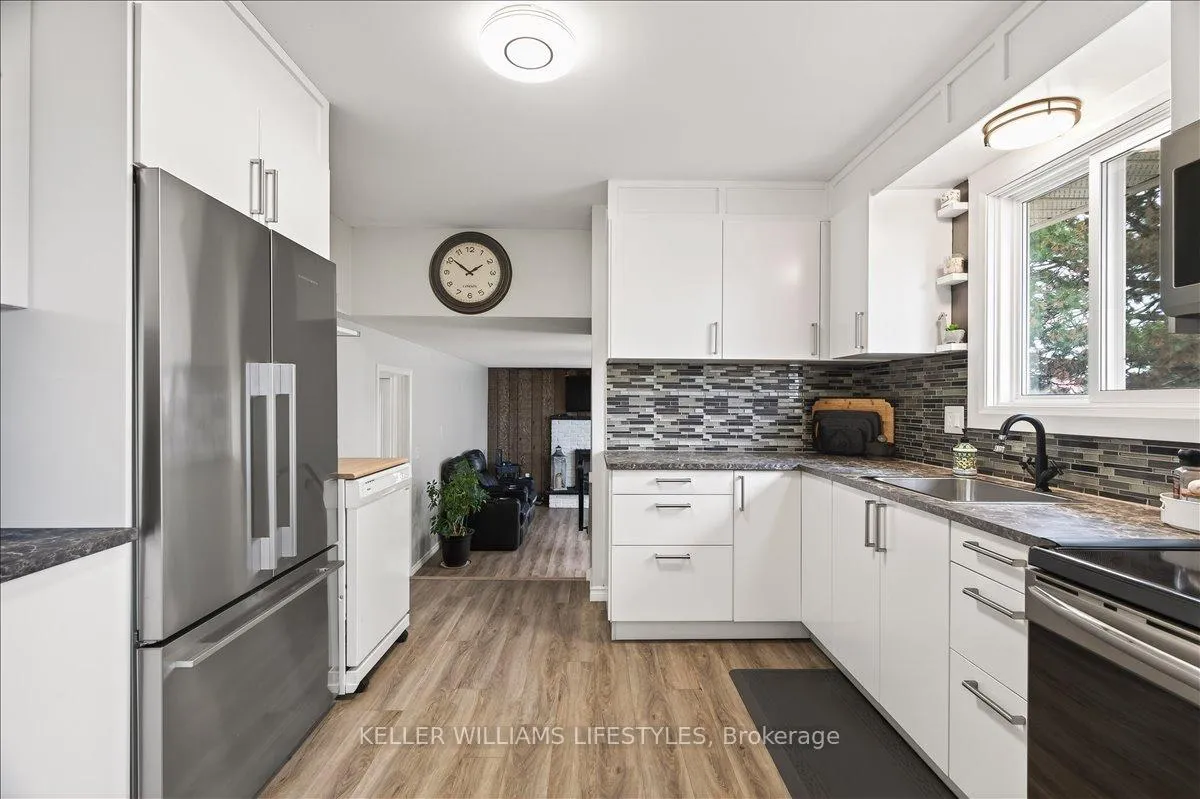 Photo 9 of 2 Juniper Place, Lambton Shores, Forest — HOMEH