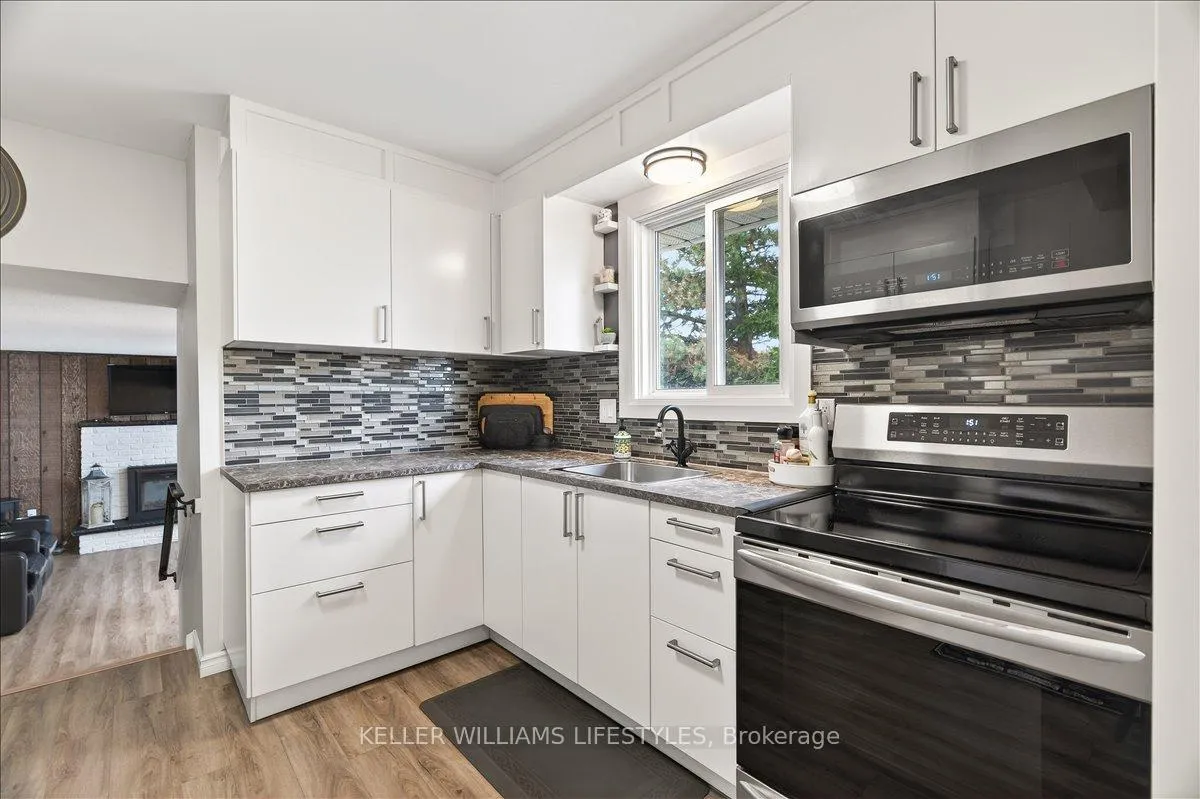Photo 10 of 2 Juniper Place, Lambton Shores, Forest — HOMEH