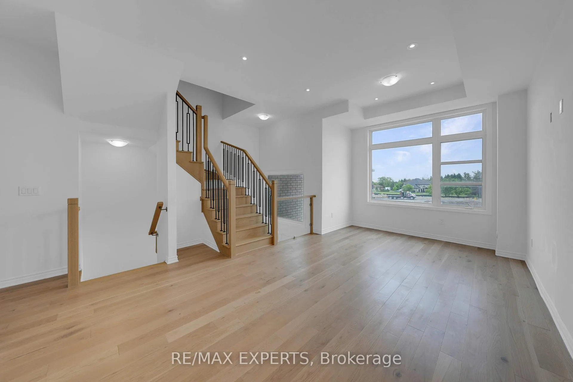 Photo 2 of 80 Wascana Road, Vaughan, Kleinburg — HOMEH