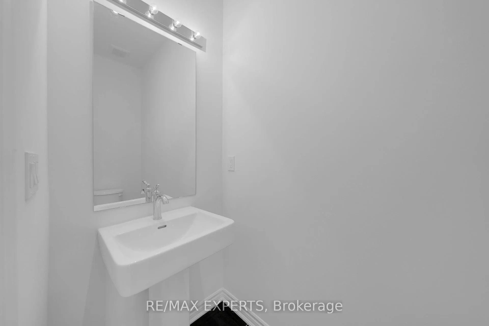 Photo 4 of 80 Wascana Road, Vaughan, Kleinburg — HOMEH