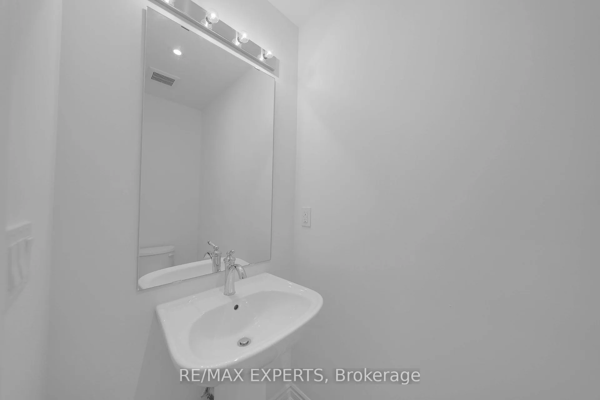 Photo 9 of 80 Wascana Road, Vaughan, Kleinburg — HOMEH