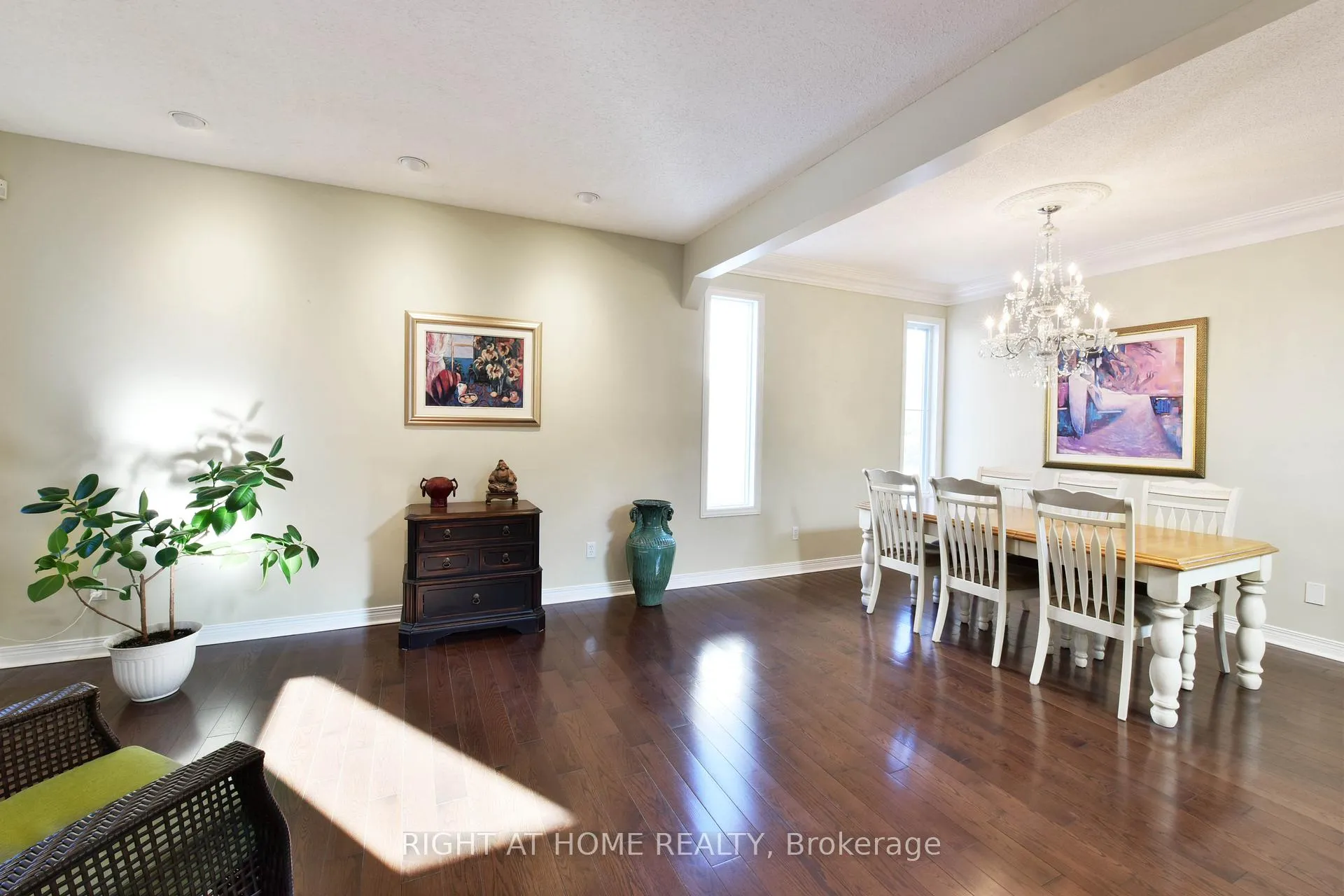 Photo 5 of 20 Evanshen Crescent, Ottawa, Kanata - Kanata Lakes/Heritage Hills — HOMEH