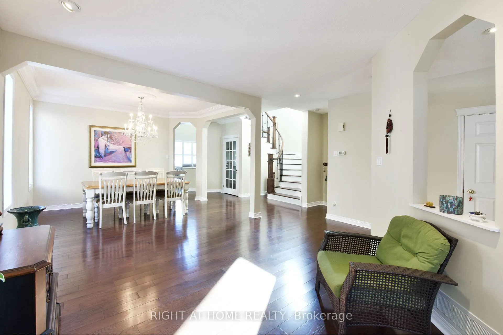 Photo 8 of 20 Evanshen Crescent, Ottawa, Kanata - Kanata Lakes/Heritage Hills — HOMEH